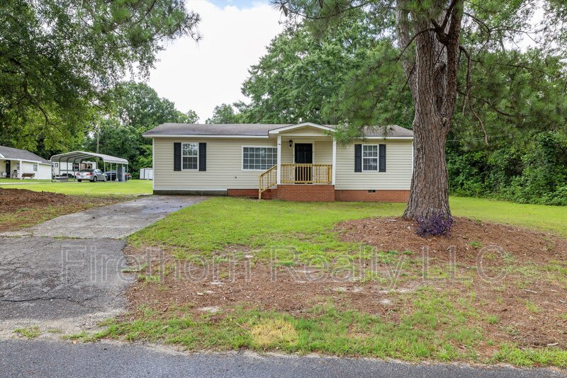 2140 Veterans Drive – photo 1