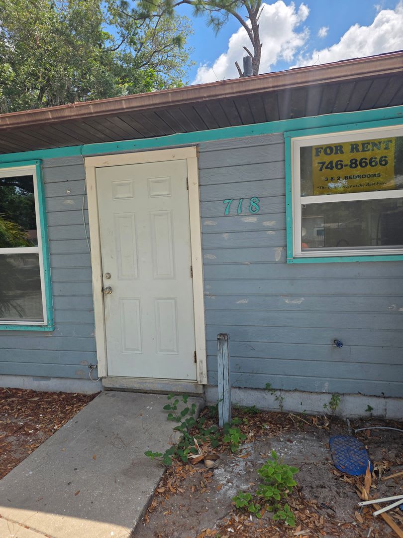 2 1 Duplex – photo 1 of 7