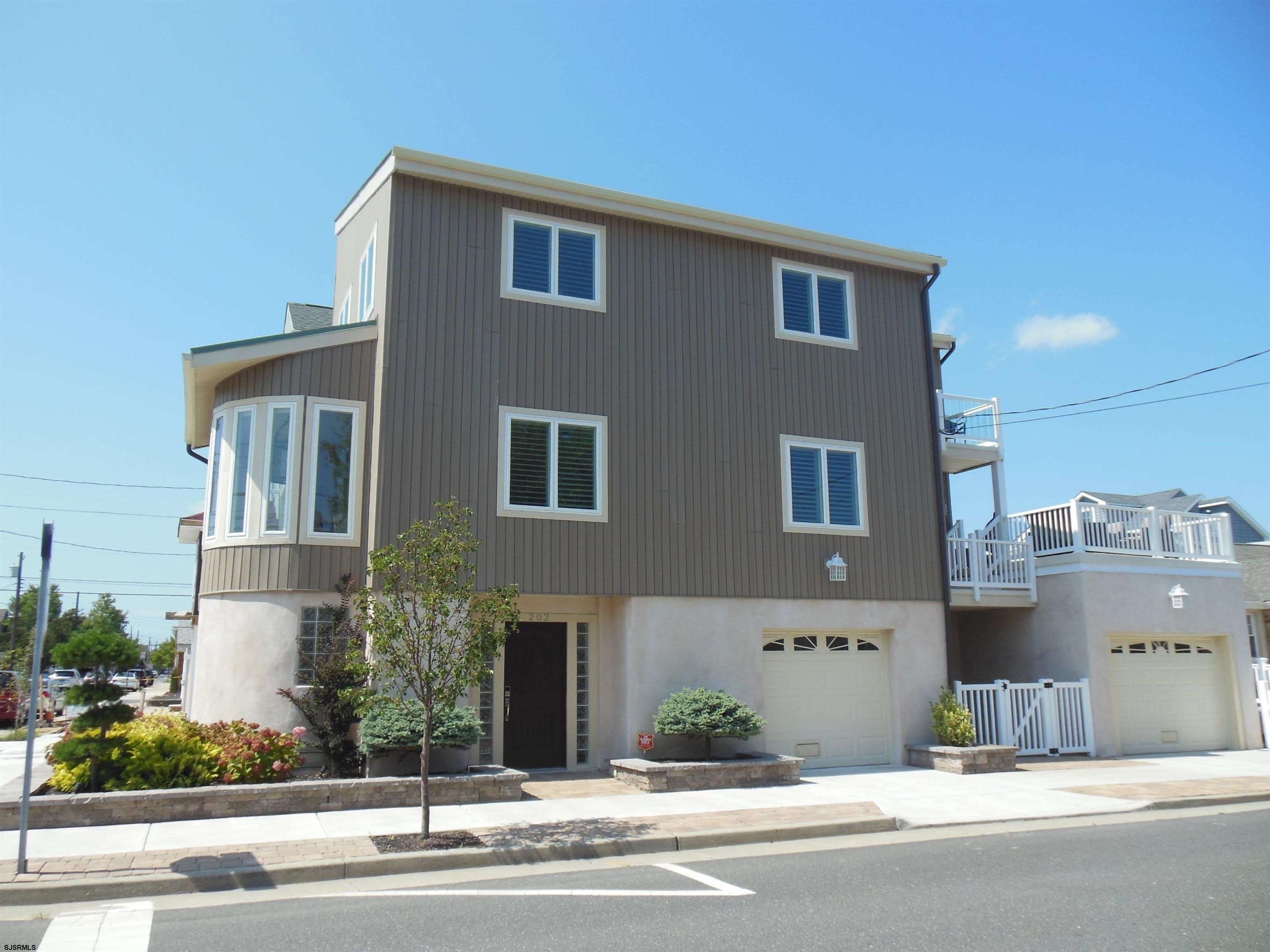 202 N Princeton Ave – photo 1