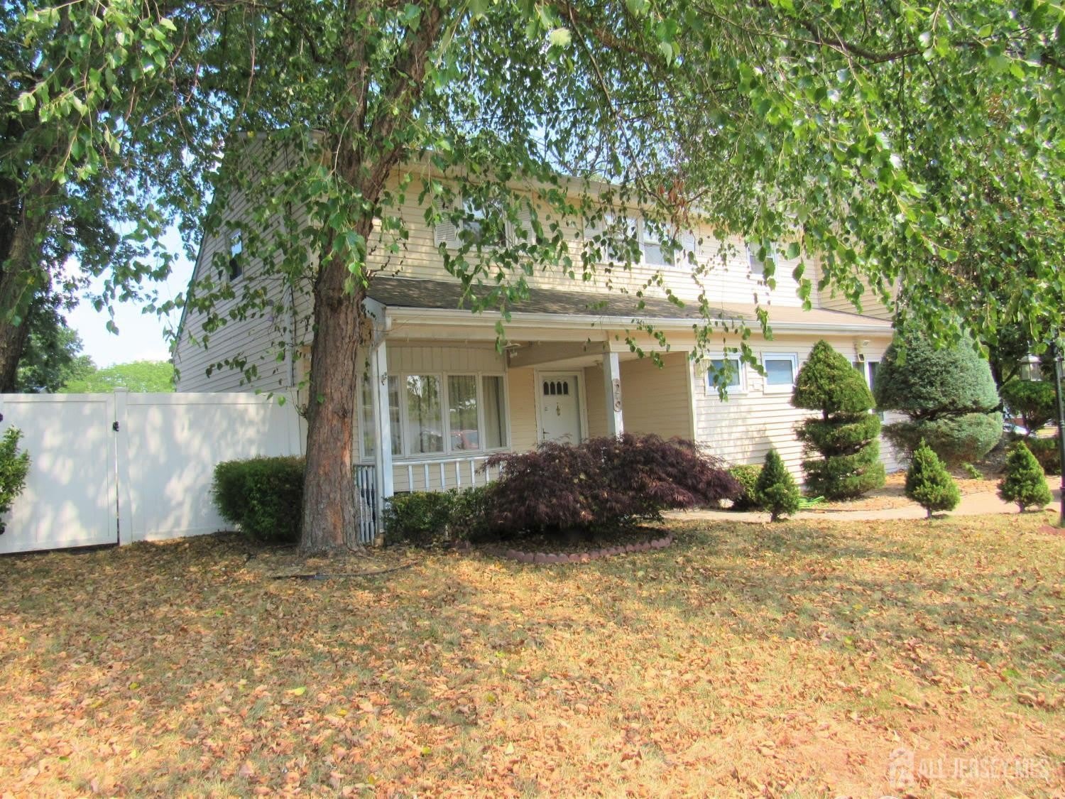 26 Lincroft Avenue – photo 1 of 18