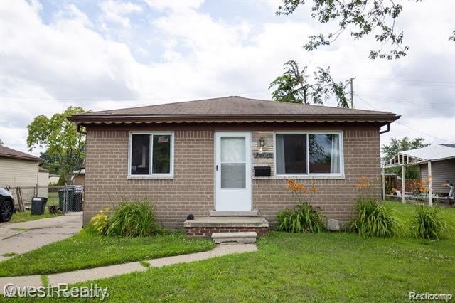 22730 Masonic Boulevard – photo 1 of 19