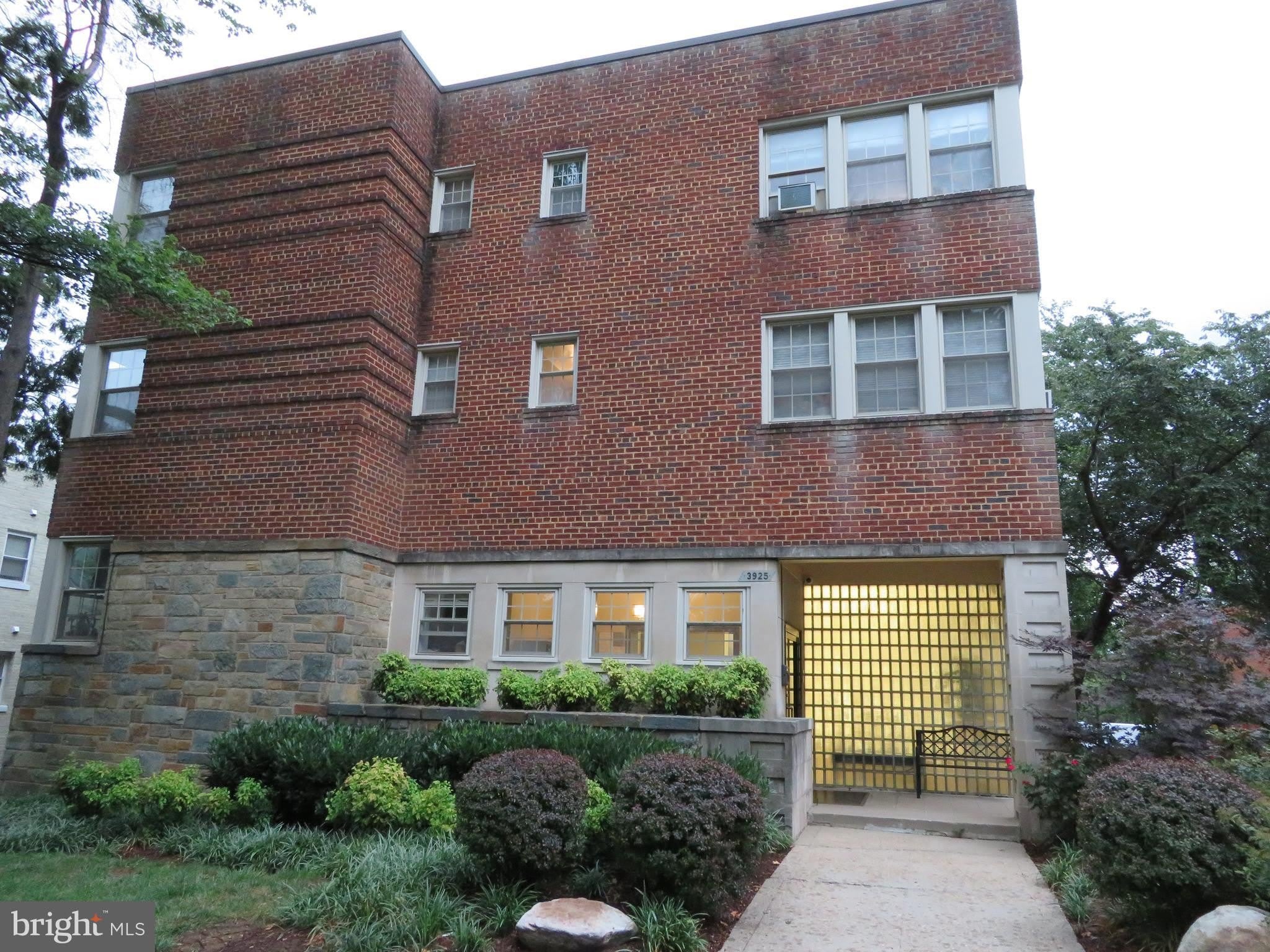 3925 DAVIS Place NW – photo 1