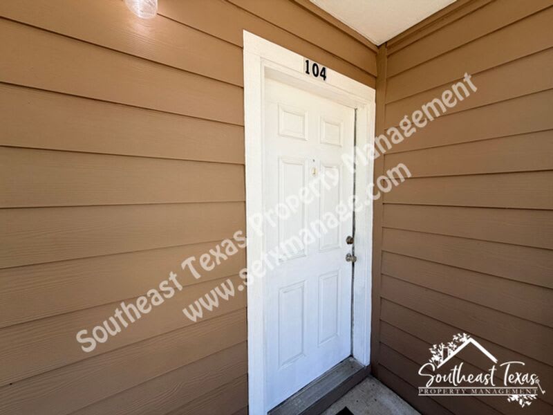 1410 South Elizabeth Avenue – photo 1 of 43