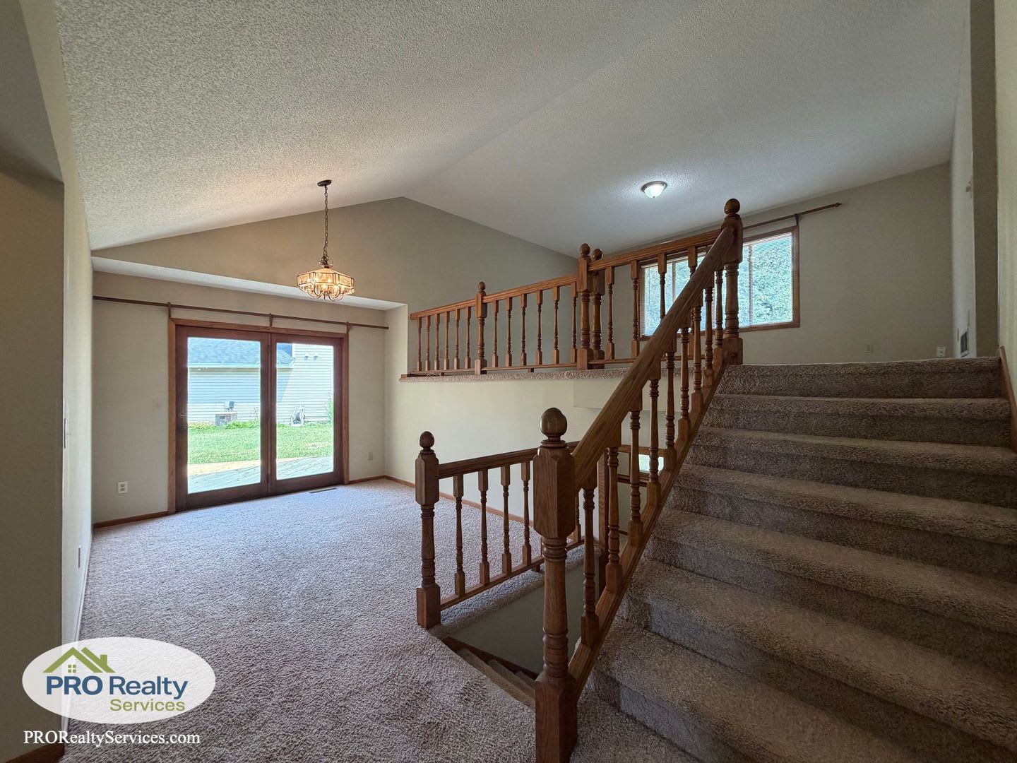 3 Bedroom Home In Shoreview – photo 1 of 327