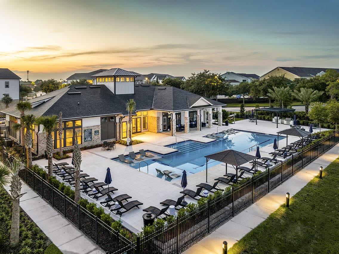 The Clarke at Kendall Town – photo 1