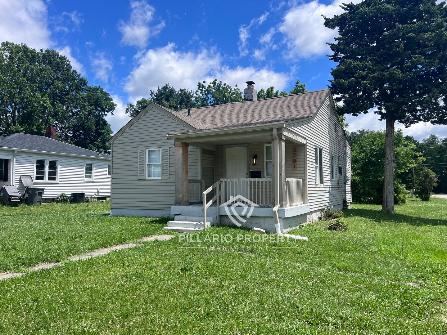 Newly Renovated 4 Bedroom 2 Bathroom Home Available Now – photo 1