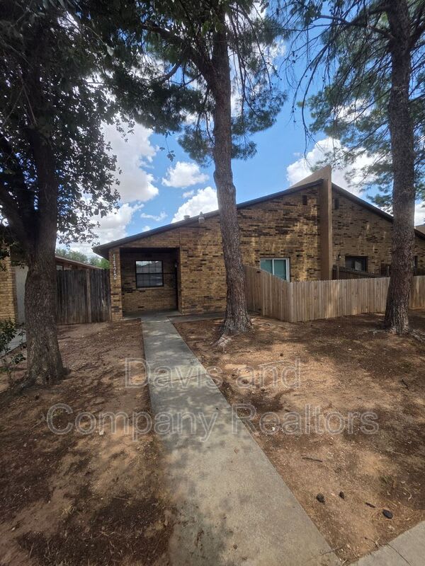 4422 Fairgate Dr – photo 1