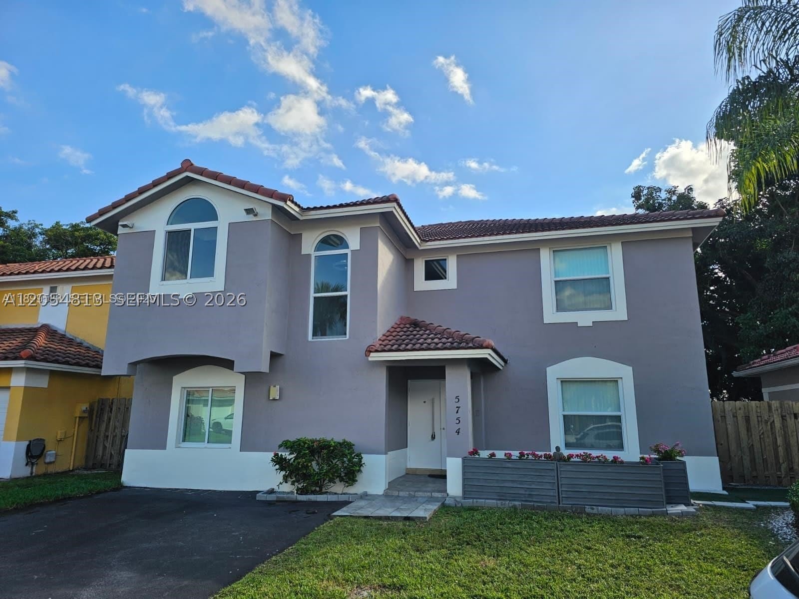 5754 Nw 98Th Ave – photo 1