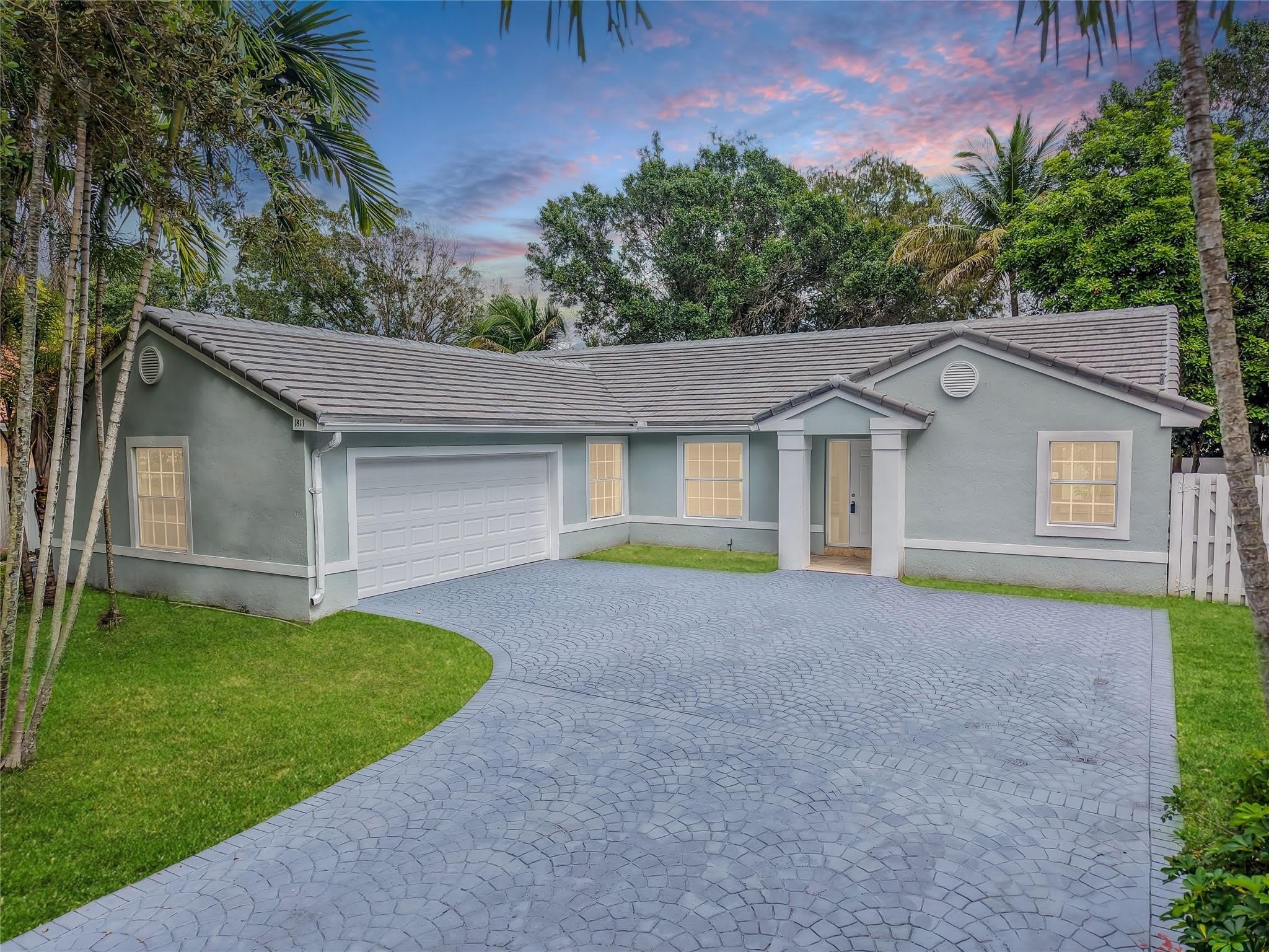 1811 SW 124th Way – photo 1