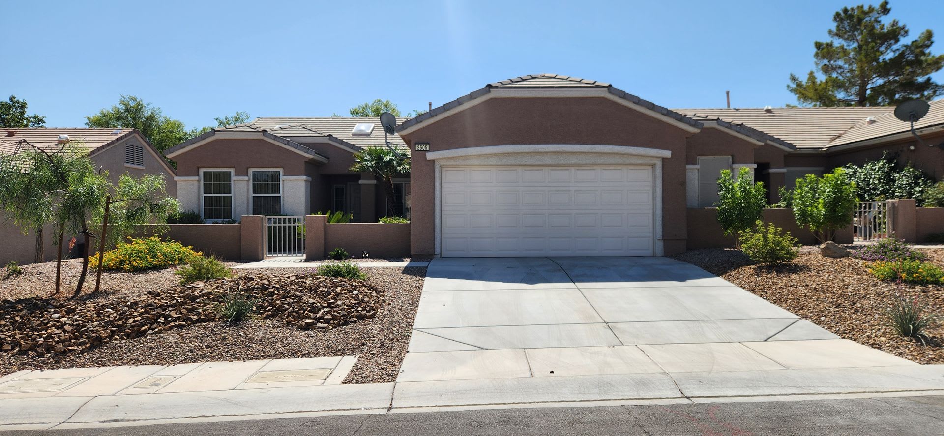 2 Bedroom Patio Home in Age Restricted Sun City Anthem – photo 1
