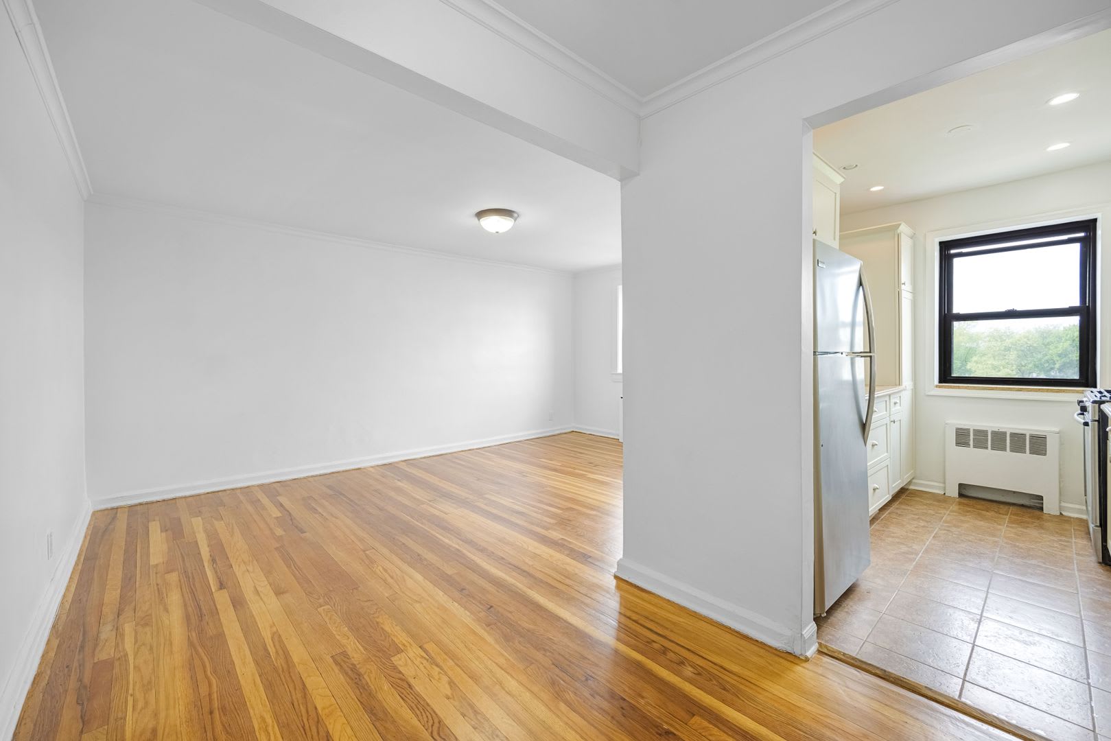 2335 Hudson Terrace – photo 1