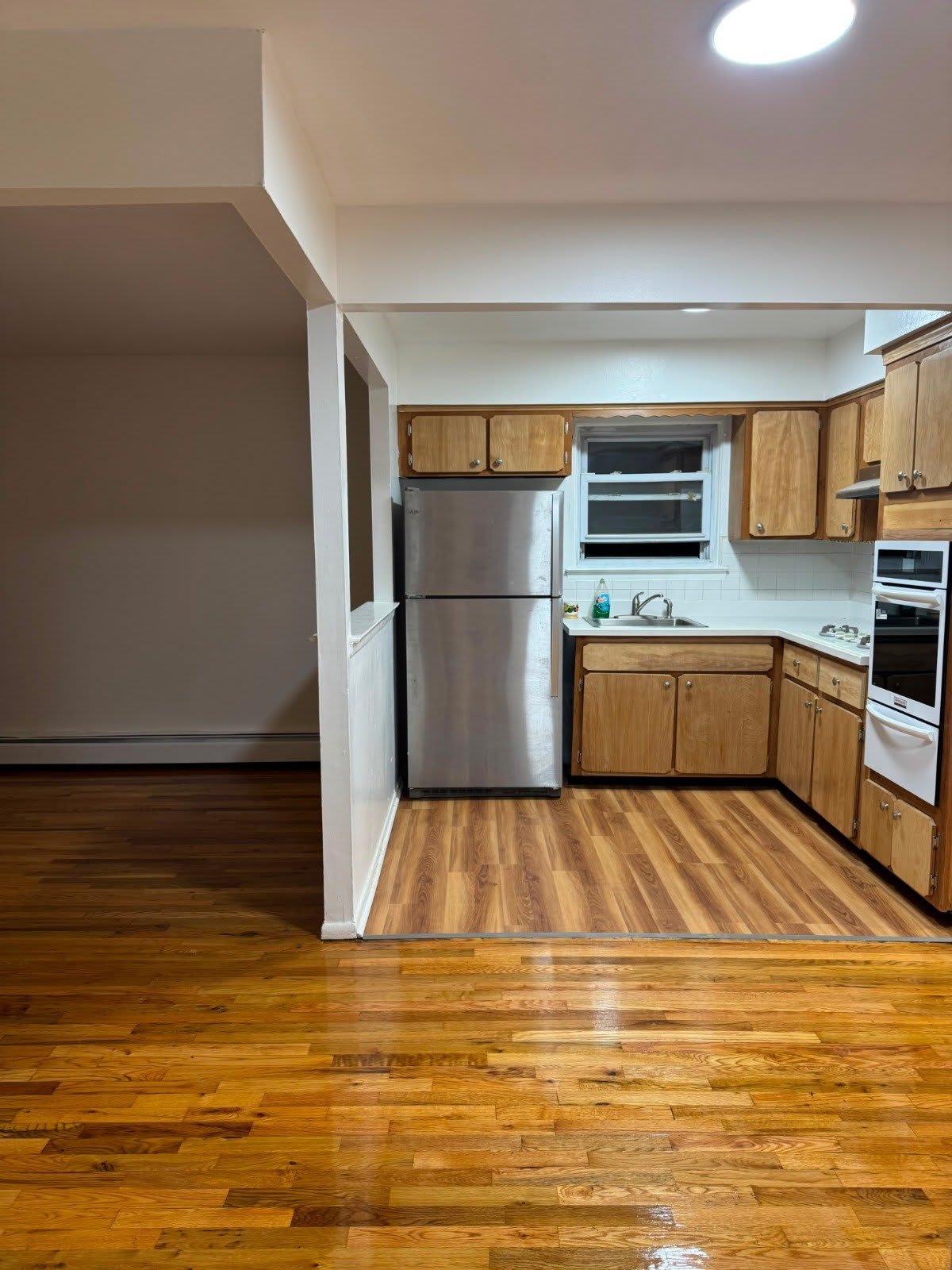 1115 Saint Lawrence Ave – photo 1