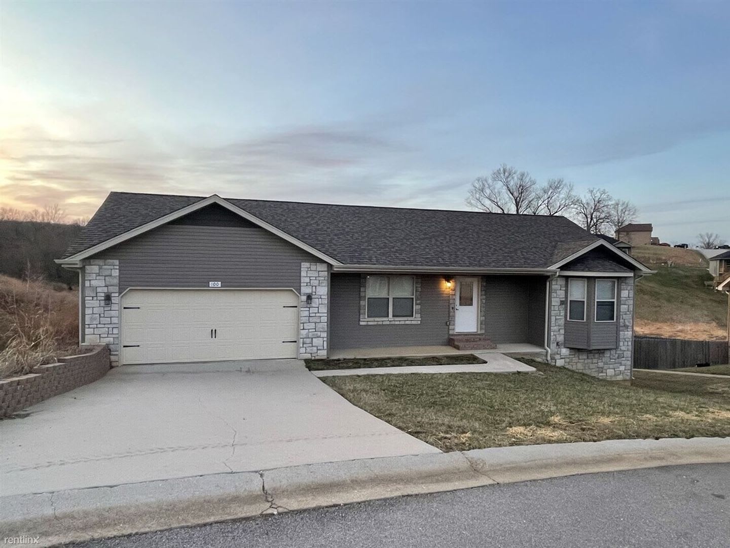 4 Bedroom 3 Bath 2 Stall Garage in Waynesville – photo 1
