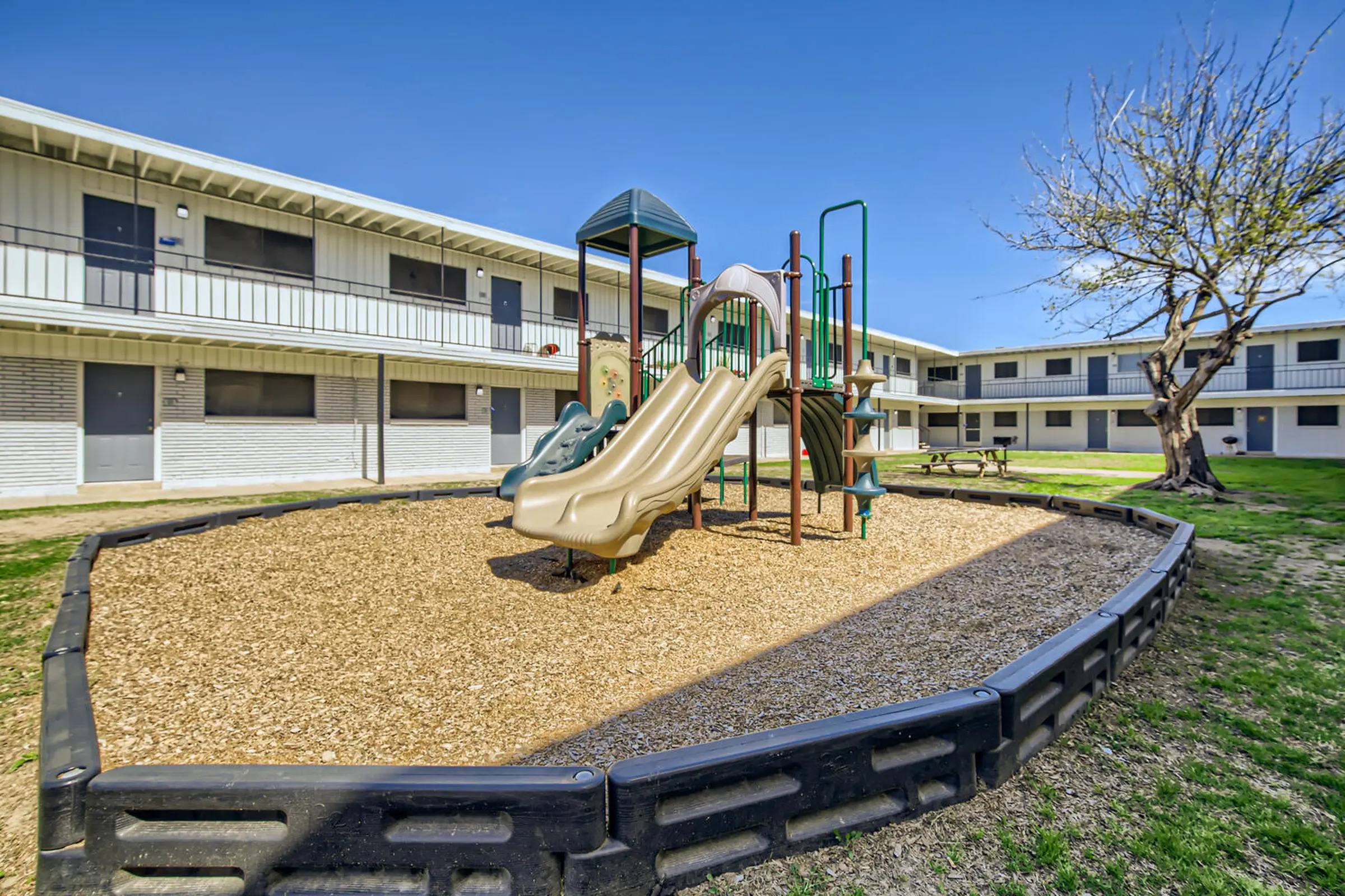 Mission Villas – photo 1