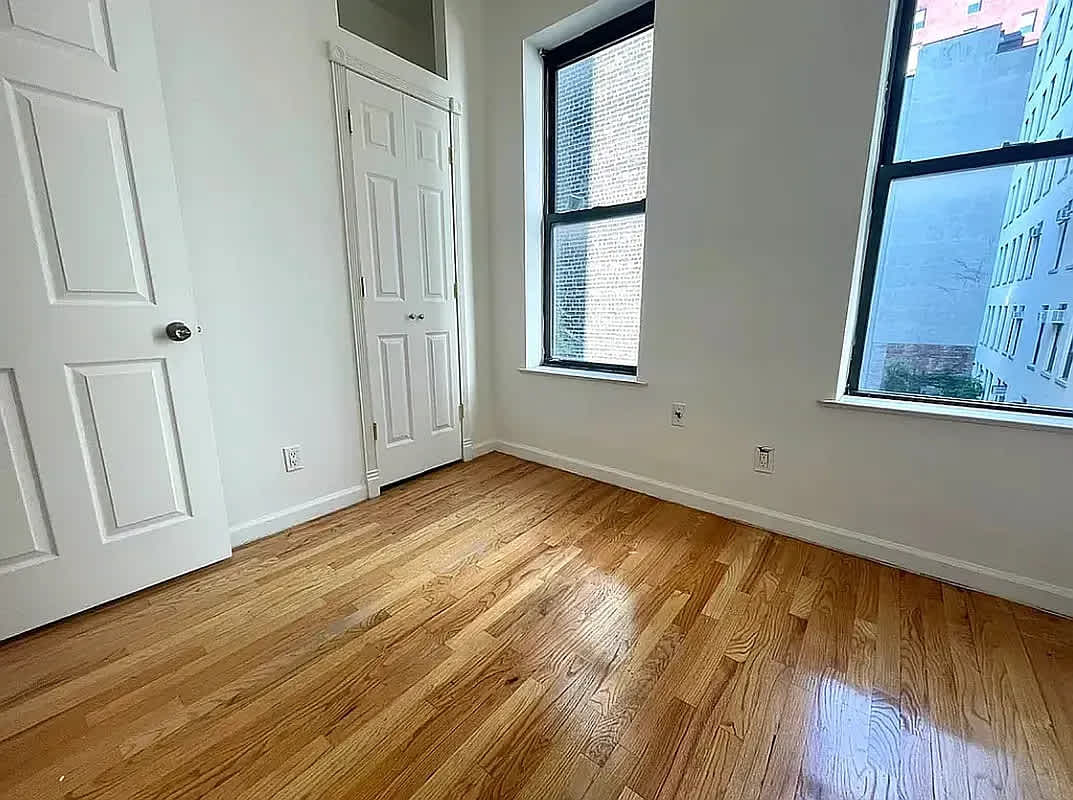 148 8th Ave Apt 12D – photo 1