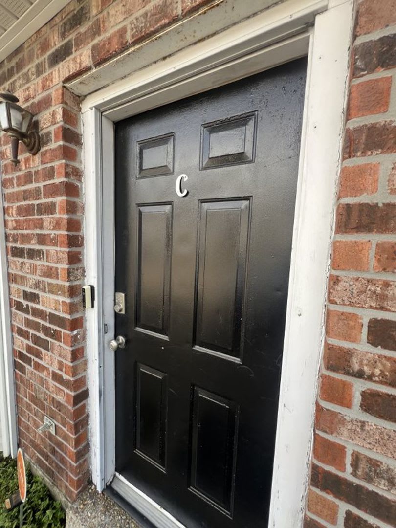Beautiful 2 Bed, 2.5 Bath townhome on Jefferson Hwy – photo 1 of 36