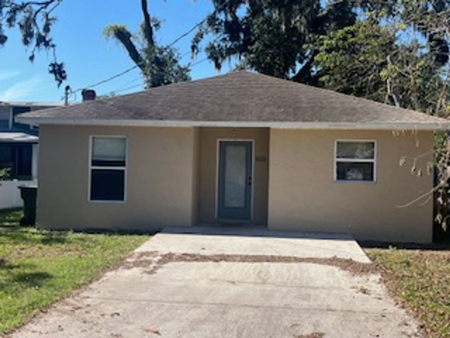 3 bedroom home with partial fenced yard – photo 1
