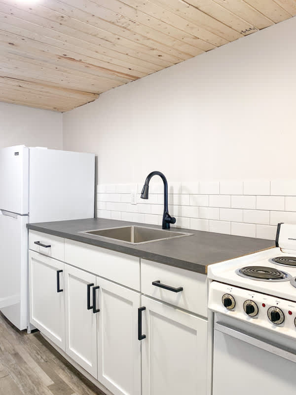 8 E Sycamore St – photo 1