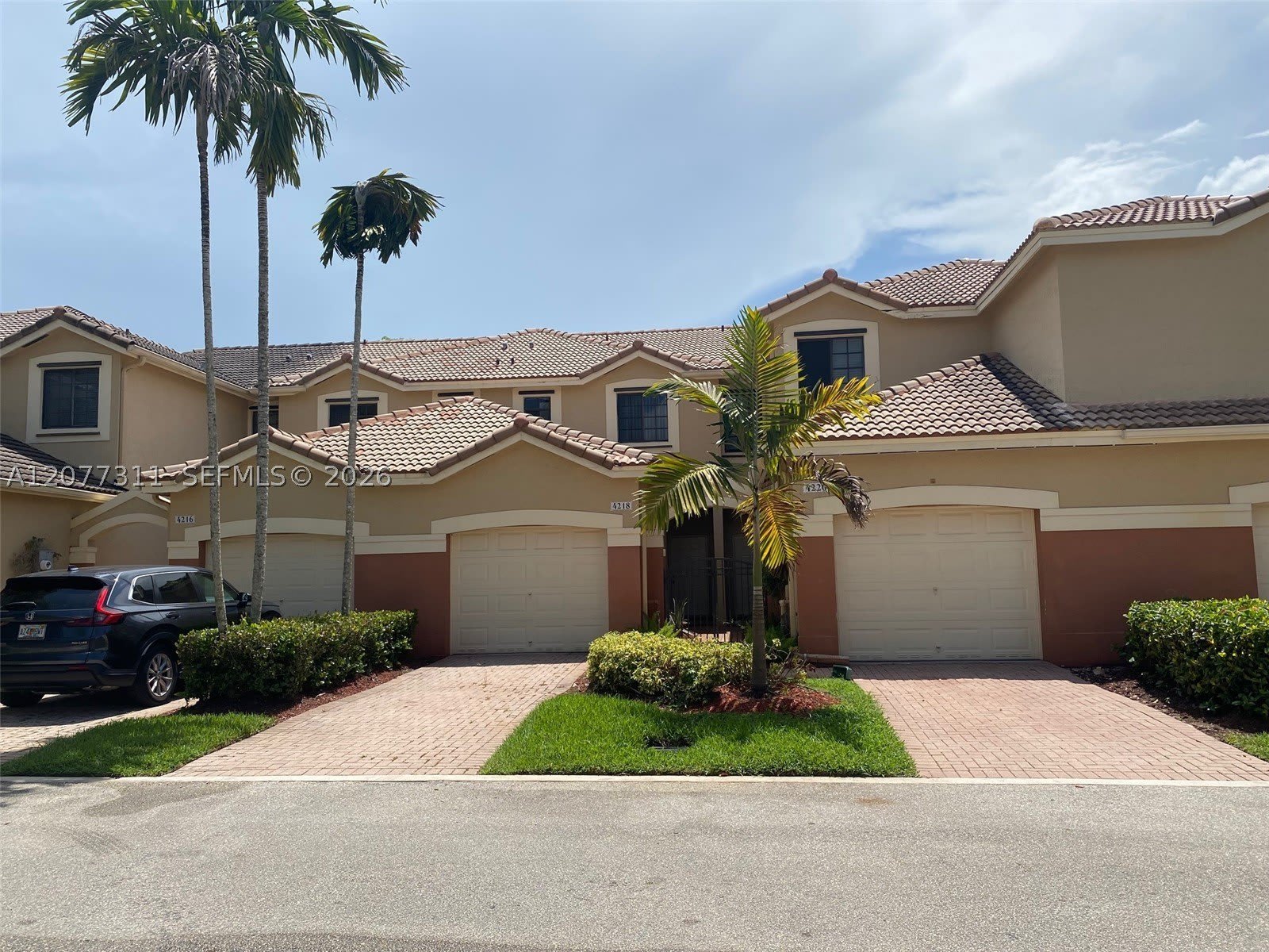 4218 Vineyard Cir – photo 1