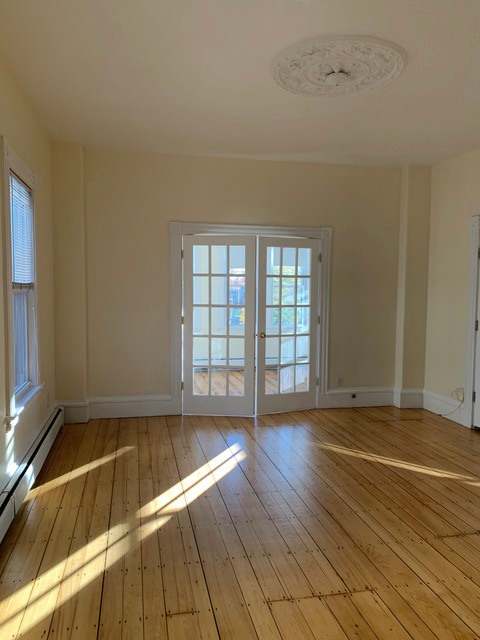 547 Broadway – photo 1