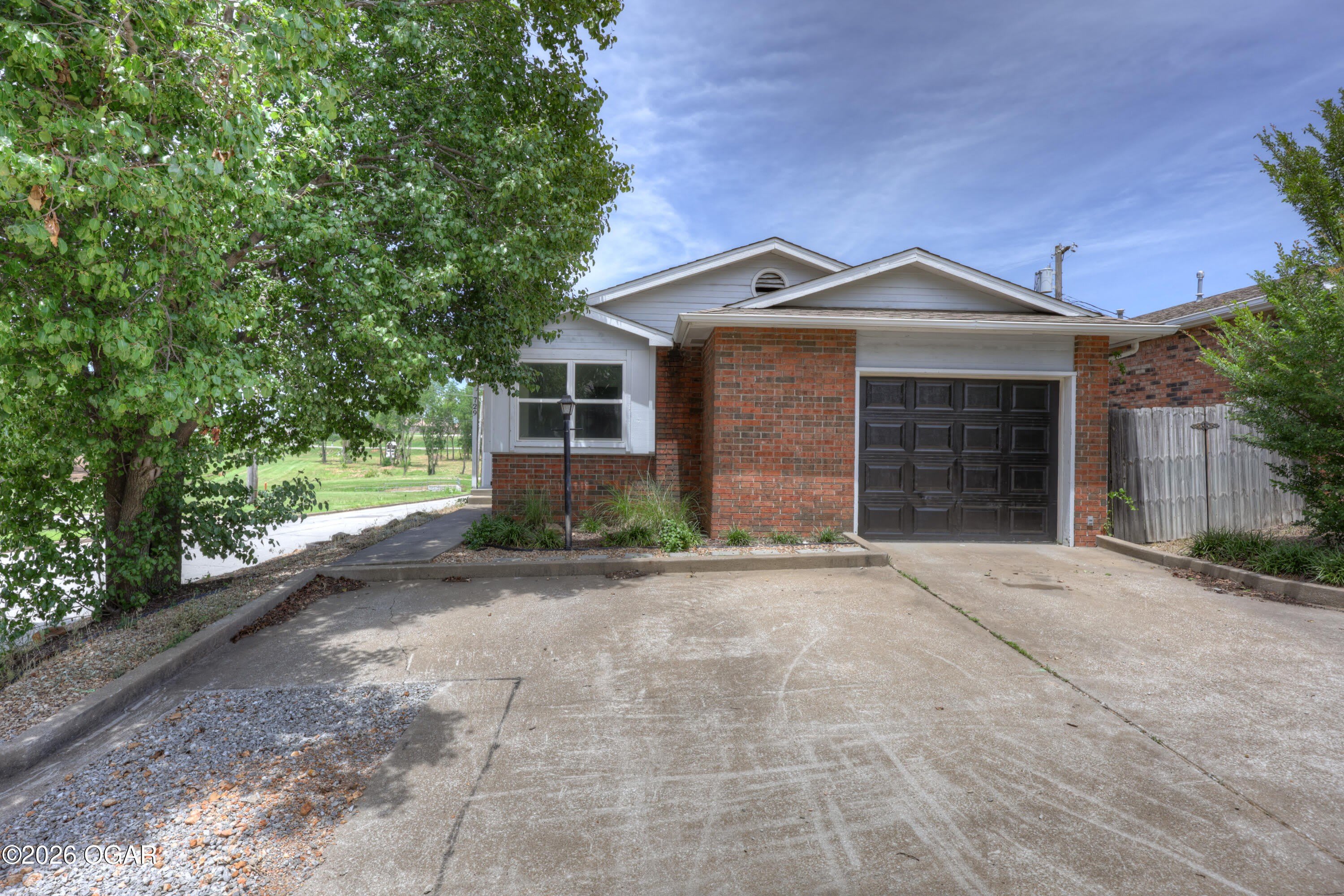 729 W 31st Terrace – photo 1