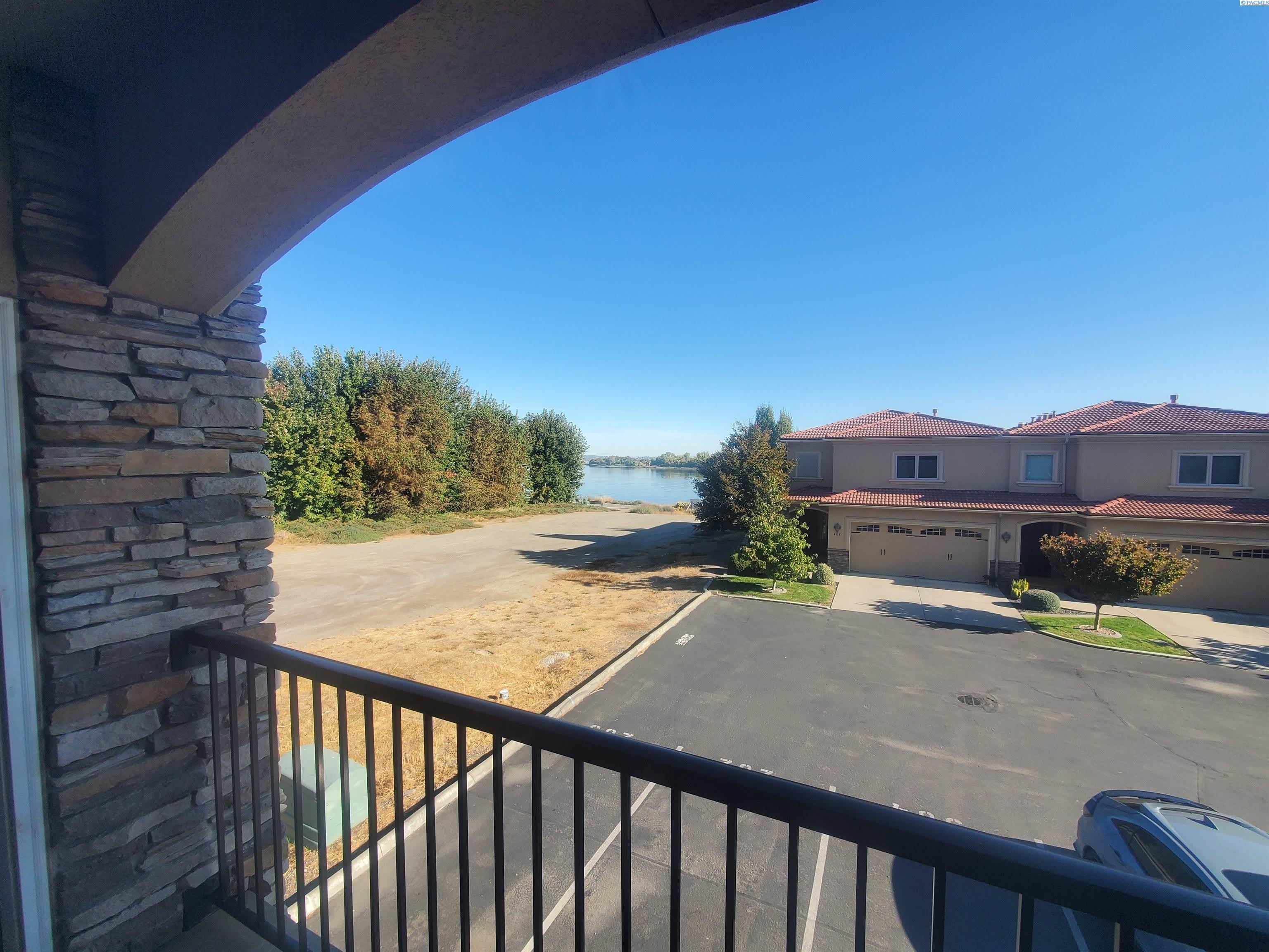 434 Bradley Blvd 204 – photo 1 of 200