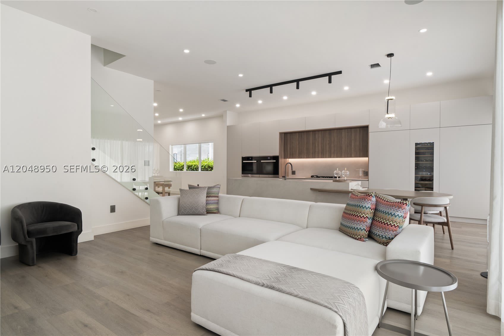 18955 Atlantic Blvd – photo 1