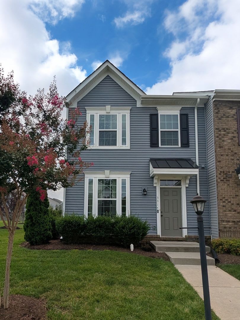 Beautiful 3 Bedroom 3 Bath Townhome for Rent – photo 1 of 14