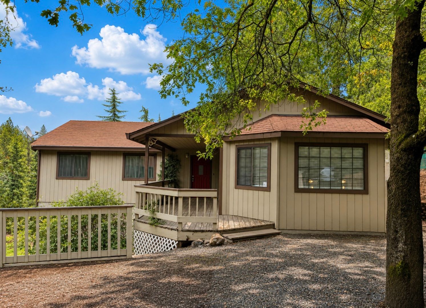 Great family home in Alta Sierra – photo 1 of 17