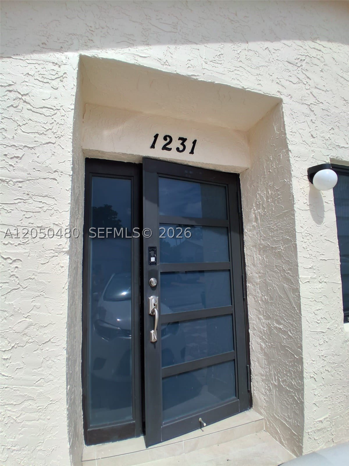 1231 SW 136th Pl – photo 1 of 11
