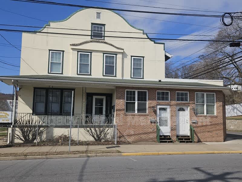 281 East Main Street – photo 1 of 8
