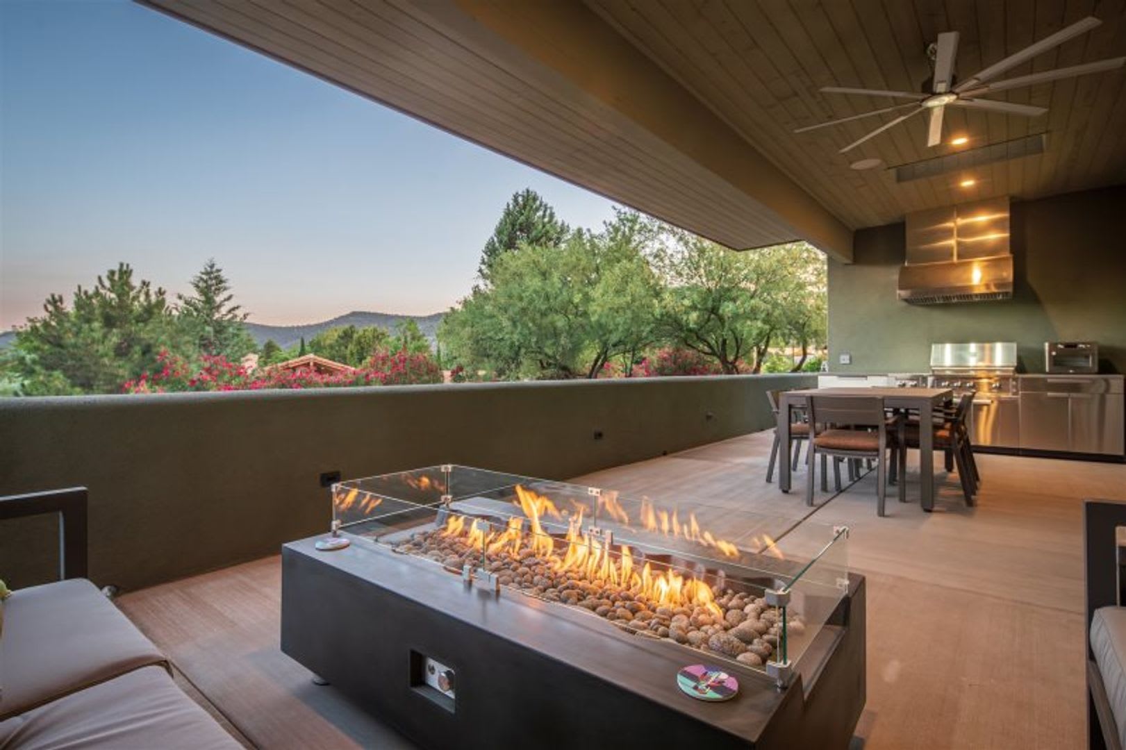 Exquisite Luxury Home Basking In Red Rock Mountains With Infrared Sauna Fire Tables Near Oak Creek Golf Course Mystic Thyme – photo 1