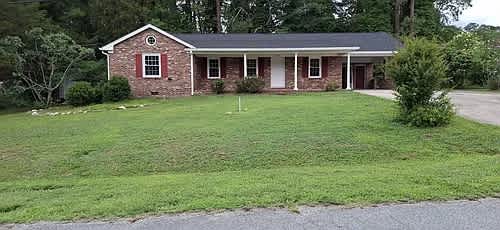102 Fairfield Dr – photo 1 of 13