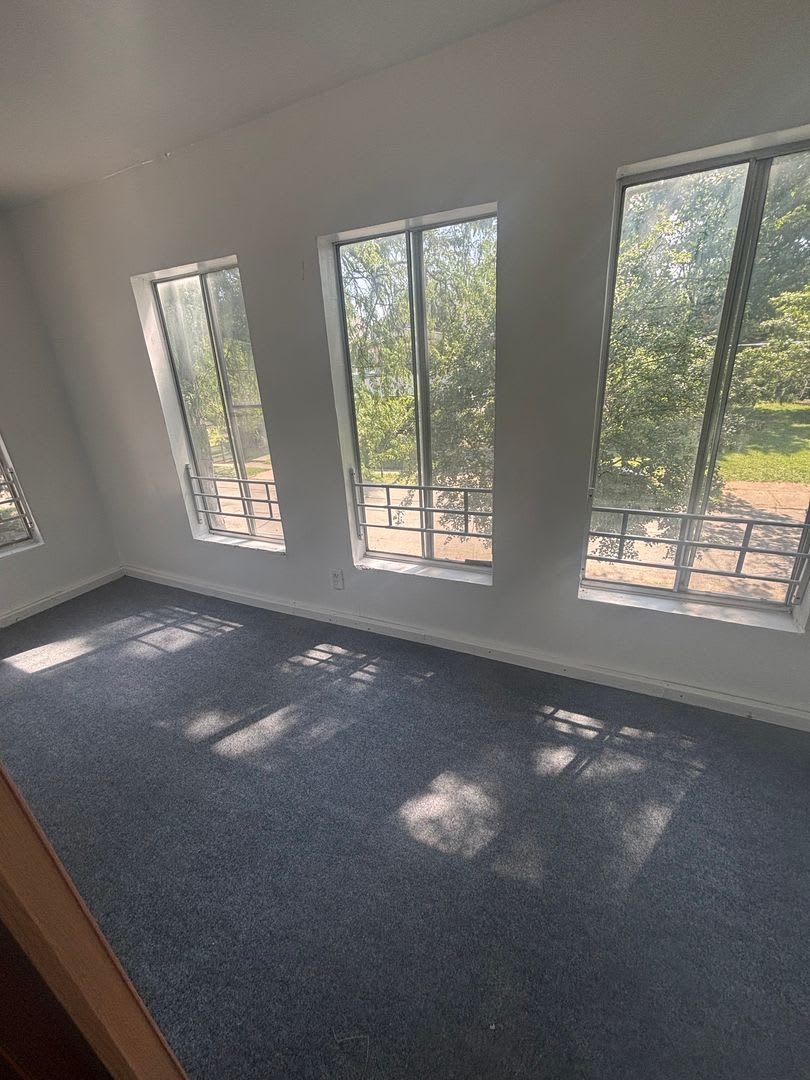 3026 E 123rd St – photo 1