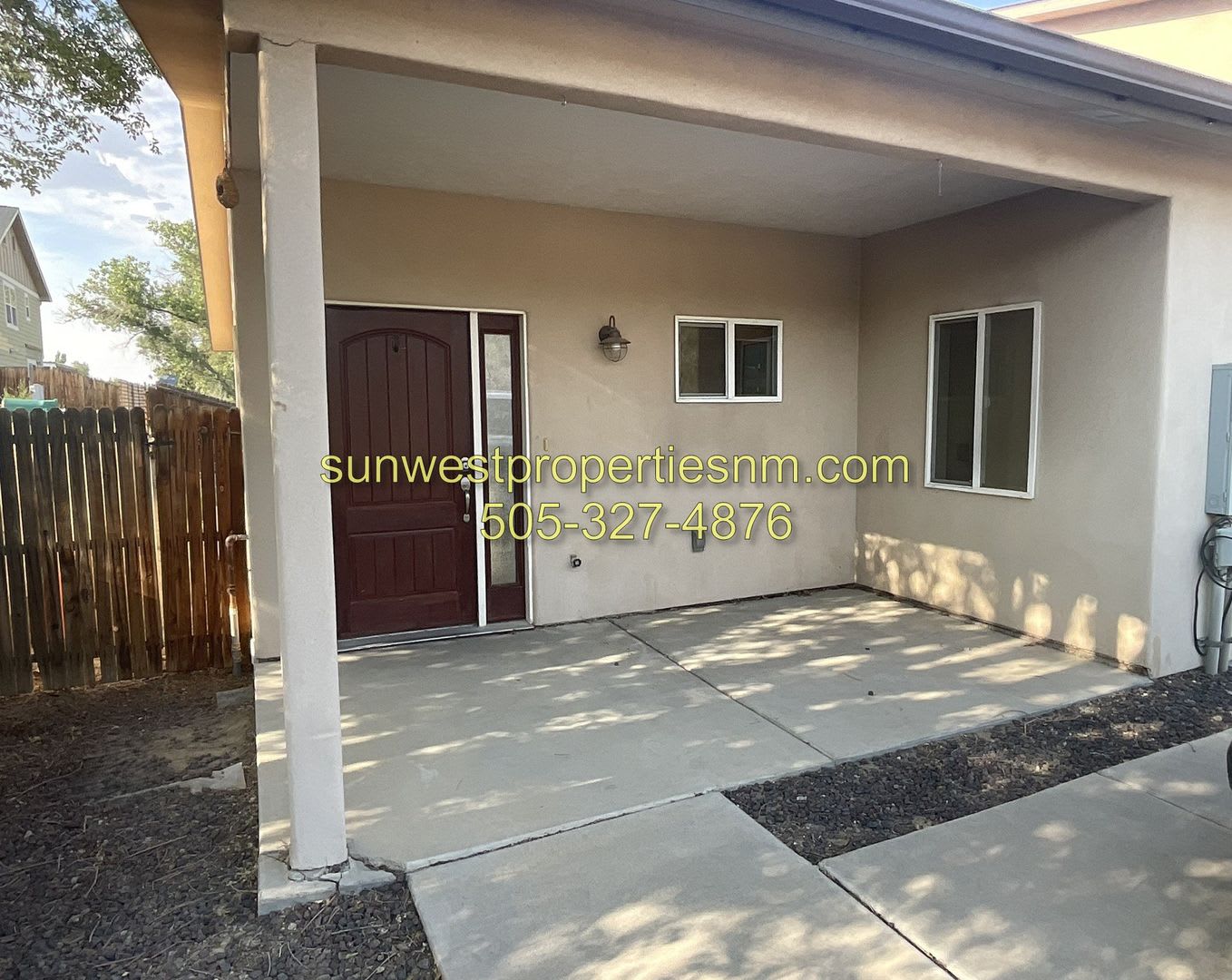 2 Bedroom 1 Bath 1 Car Garage Condo With Fenced Back Yard – photo 1 of 10