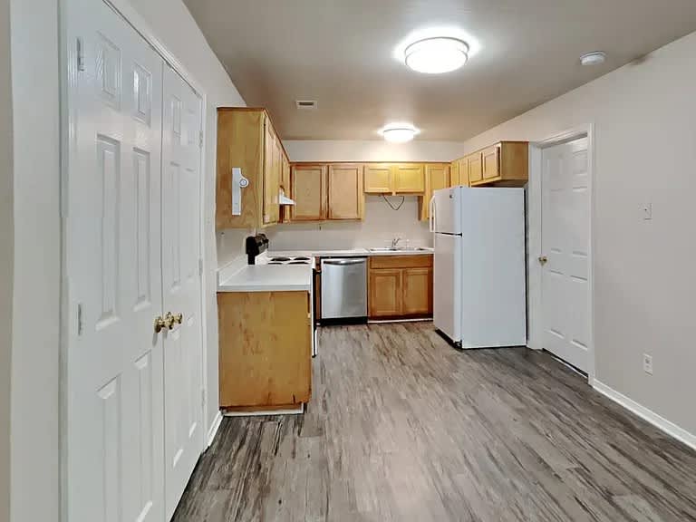 616 W Martin Luther King Drive – photo 1