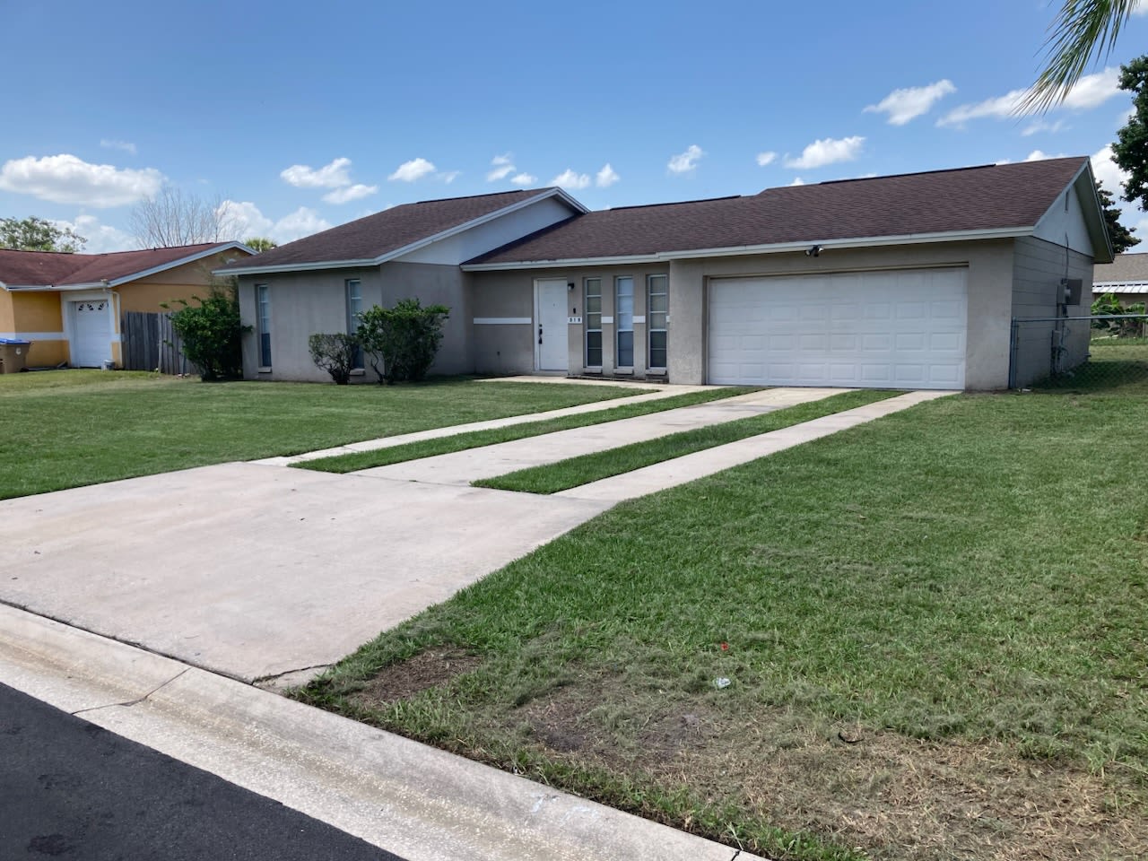 319 La Paz Drive – photo 1 of 13