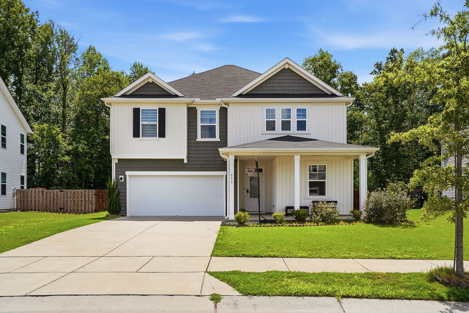 AVAILABLE NOW! BEAUTIFUL HOME AWAITS YOU! – photo 1