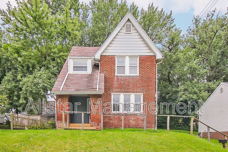 1562 Huguelet Street – photo 1