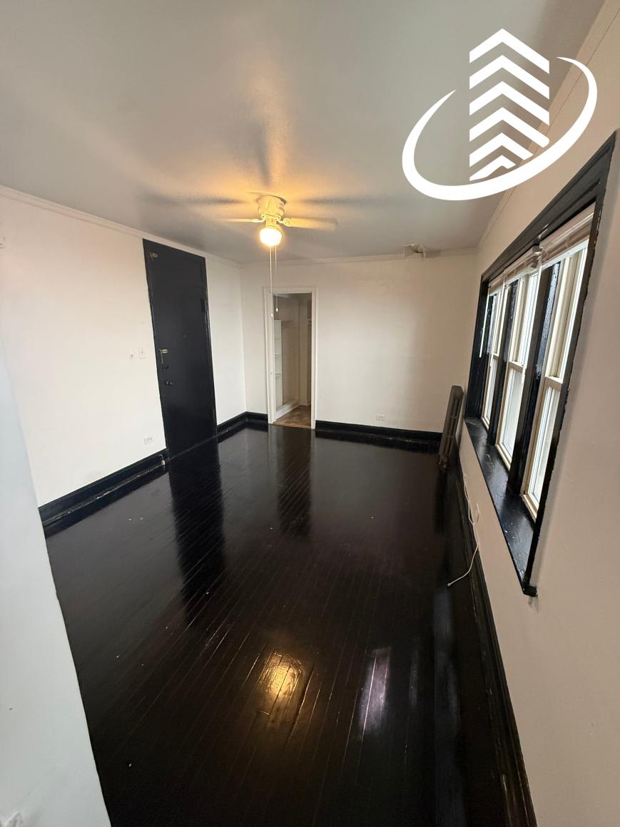 834 W Fullerton Ave – photo 1