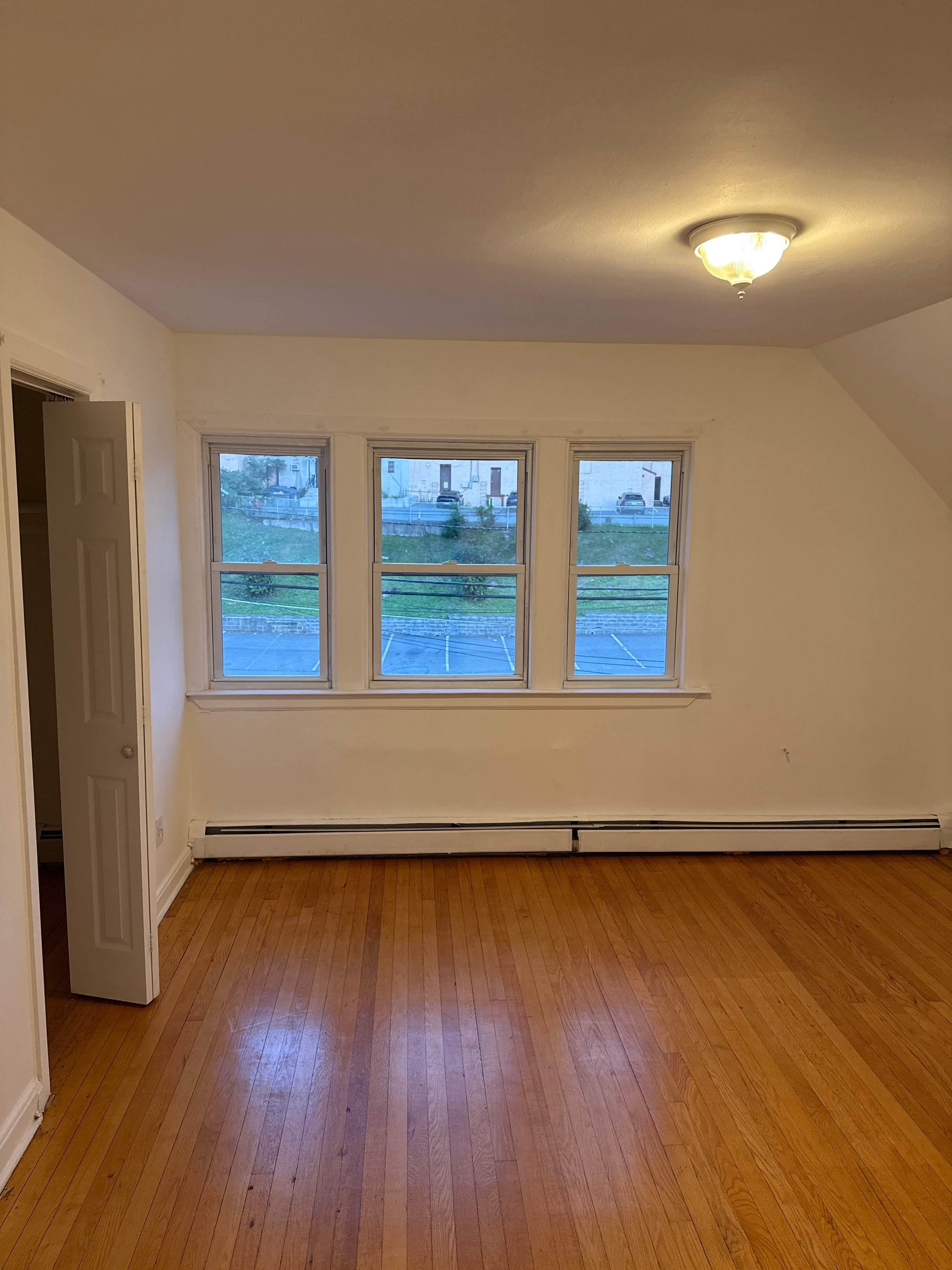 25 Glen St – photo 1 of 10