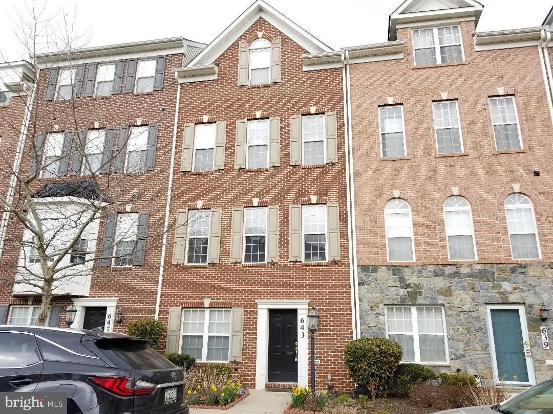 643 PULLMAN Place – photo 1