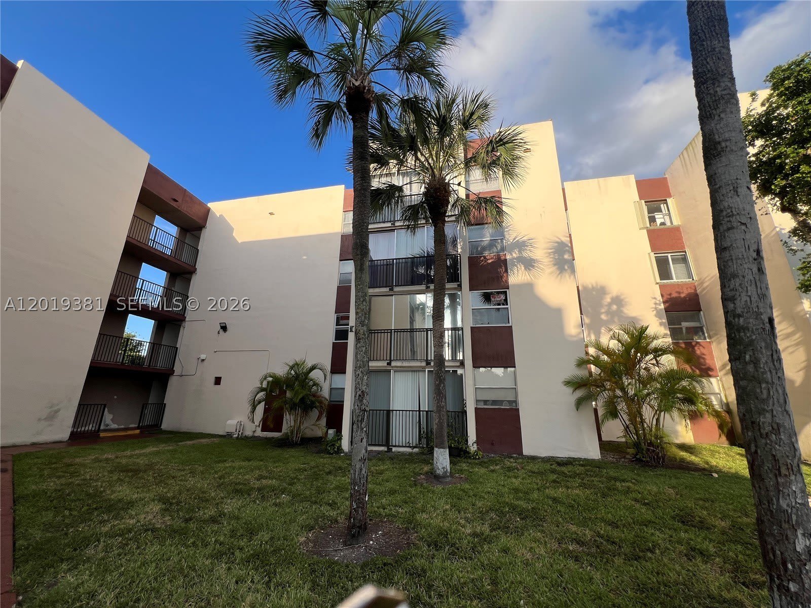 9431 SW 4th St – photo 1