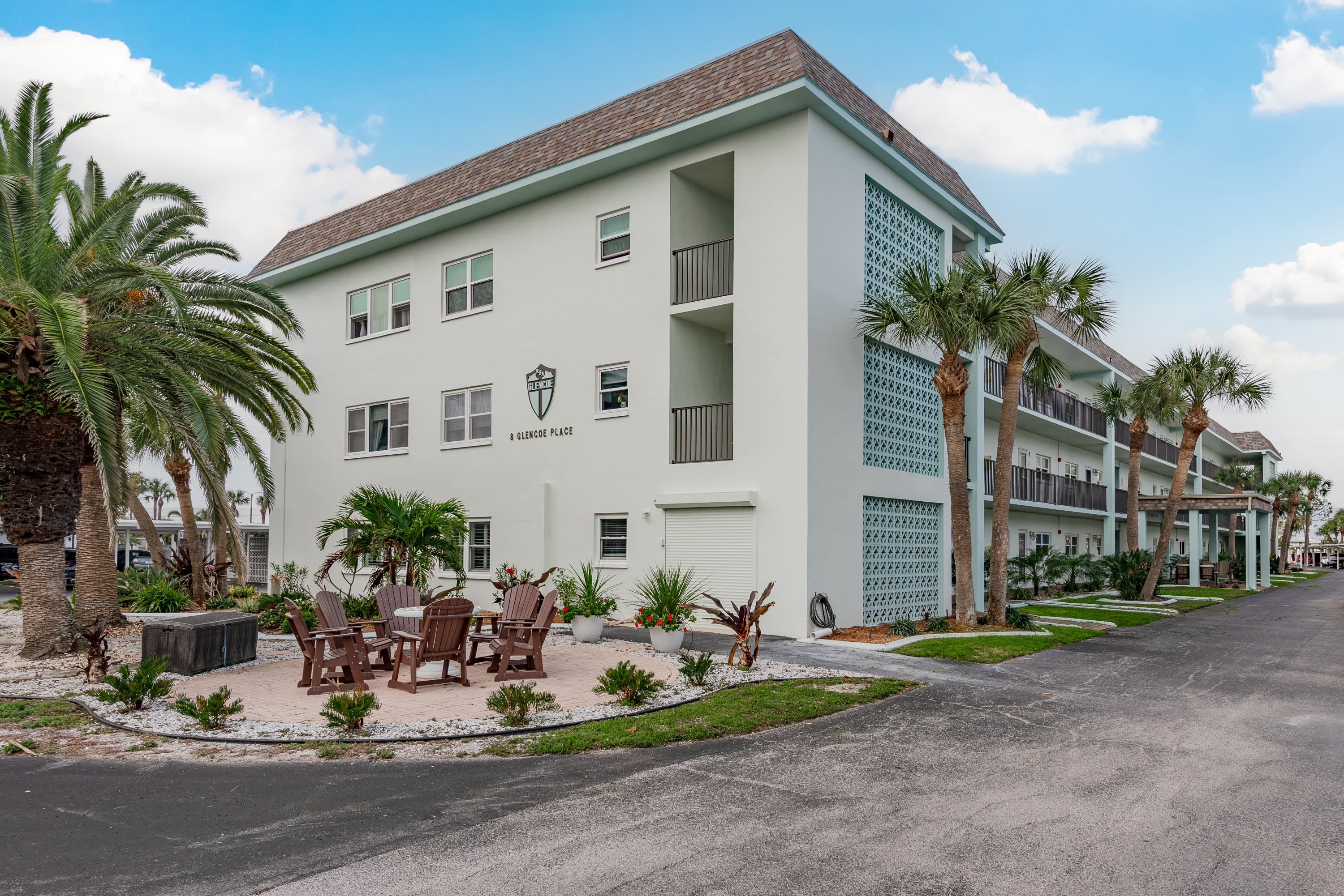 8 Glencoe Place – photo 1