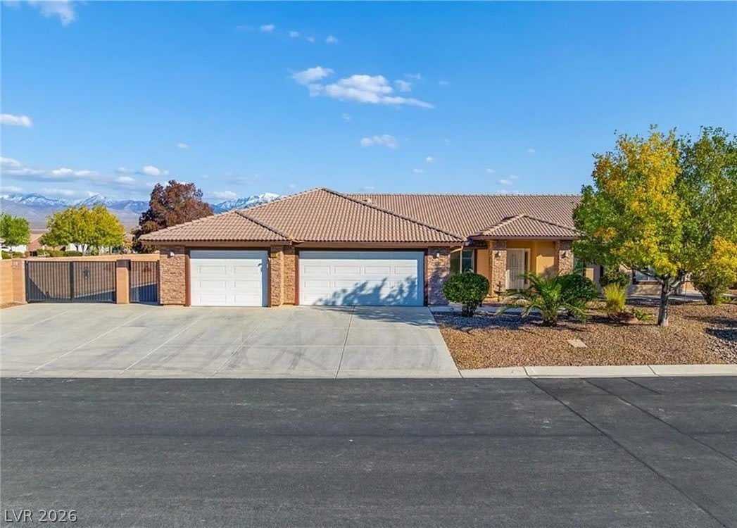 111 Mondale Court – photo 1 of 64