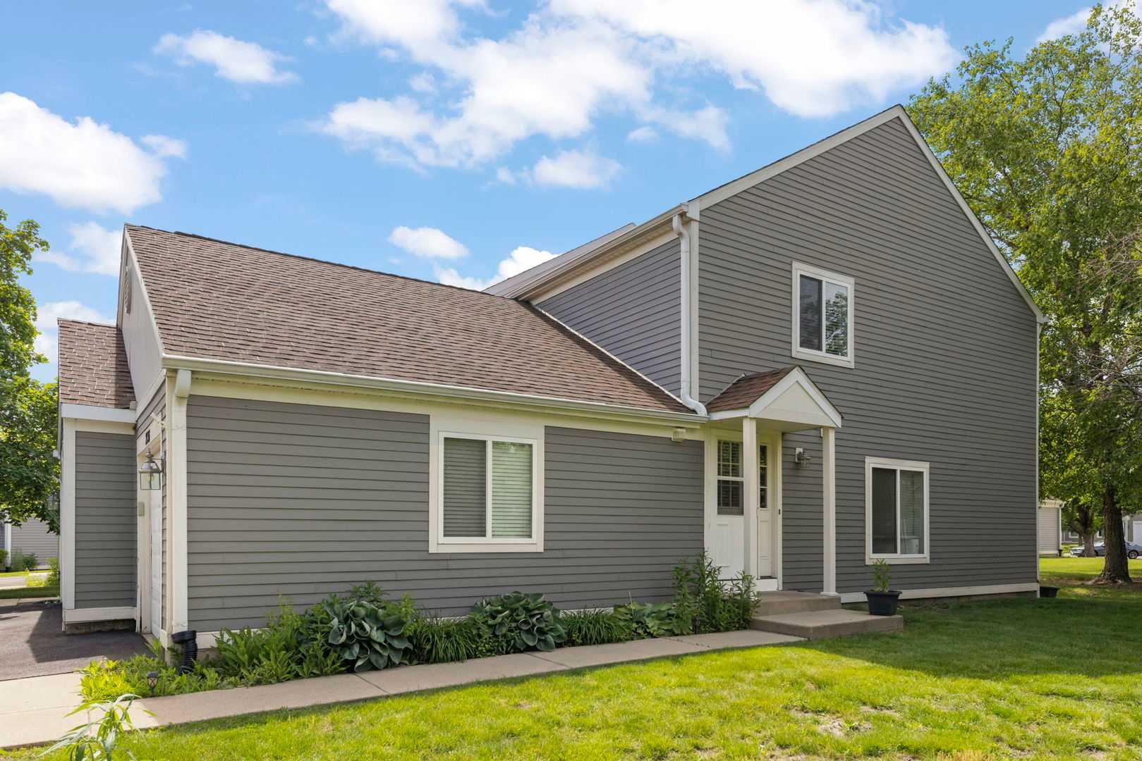 2736 Prairieview Lane South – photo 1