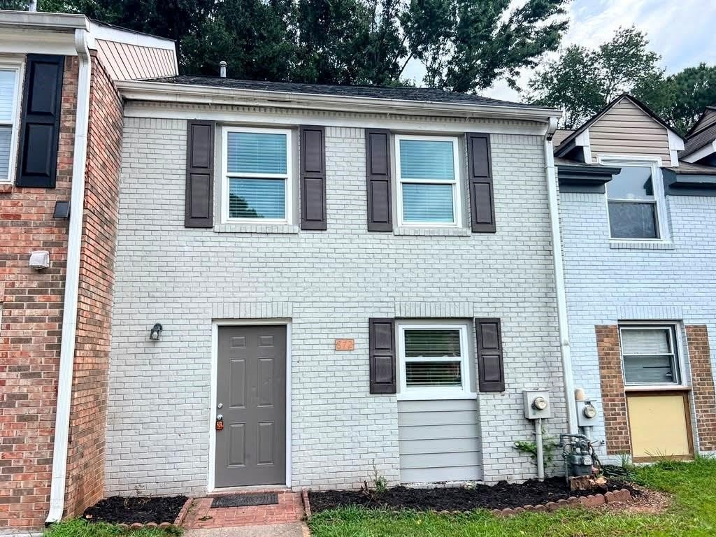 872 Baltimore Place SW – photo 1 of 20