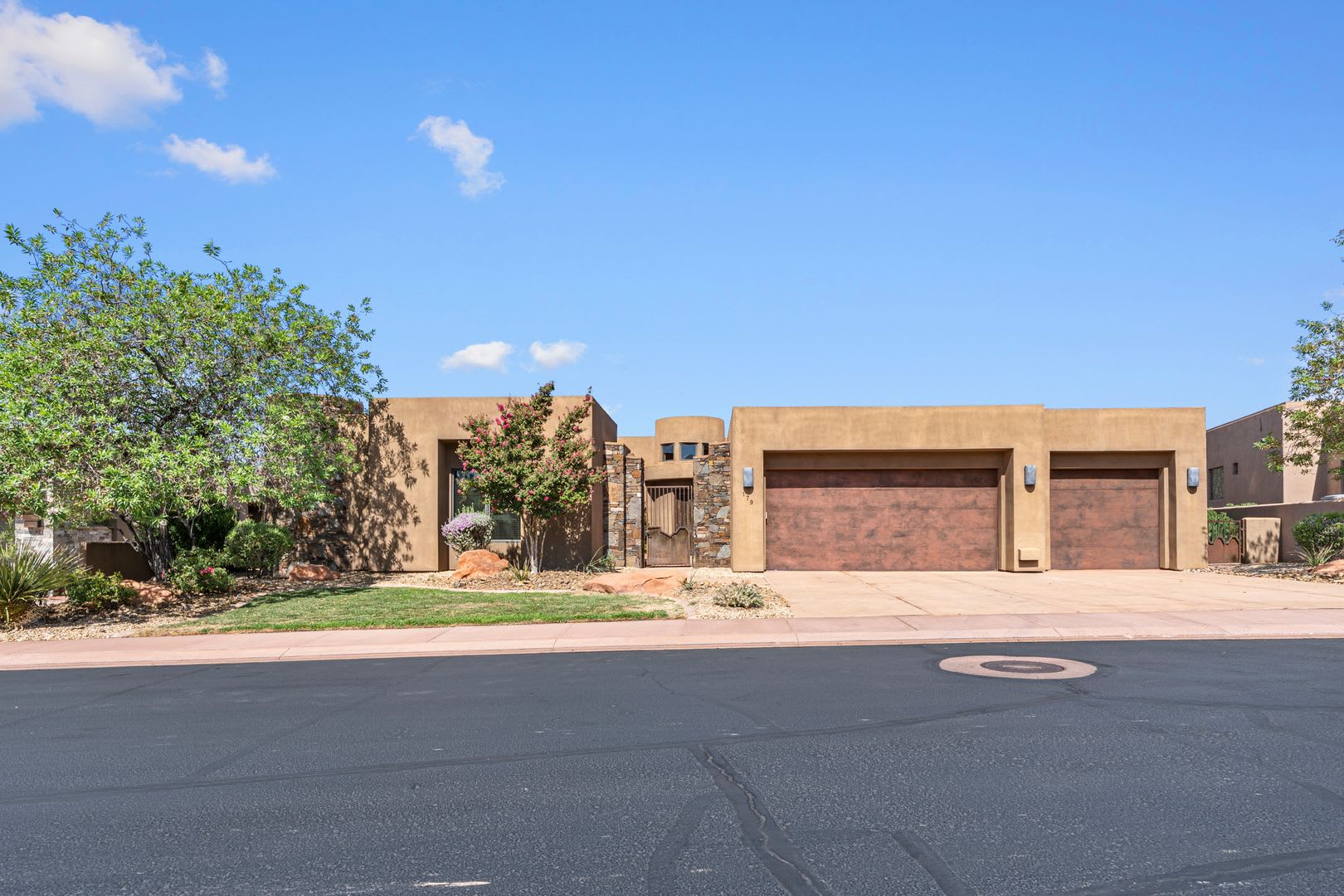Beautiful Home in an Exclusive Gated Community – photo 1