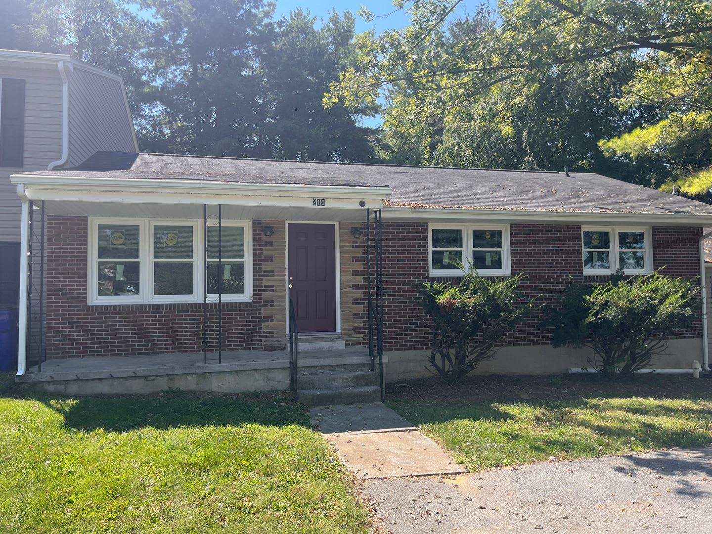 3 Bedroom 1.5 Bath Townhouse – photo 1
