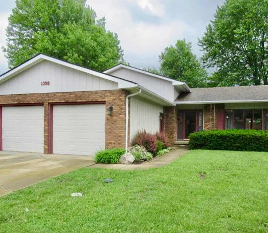 1026 Illinois Drive – photo 1 of 21